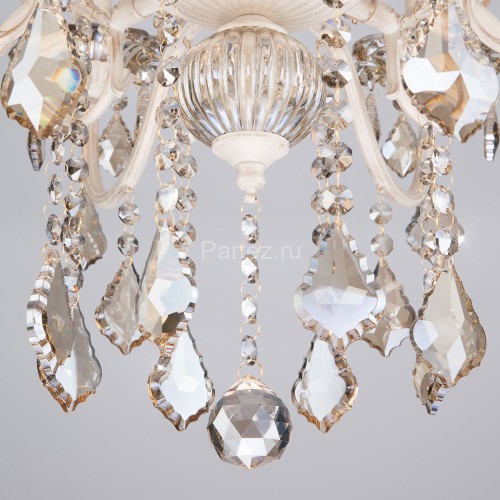 Подвесная люстра Eurosvet 3281/8 белый с золотом