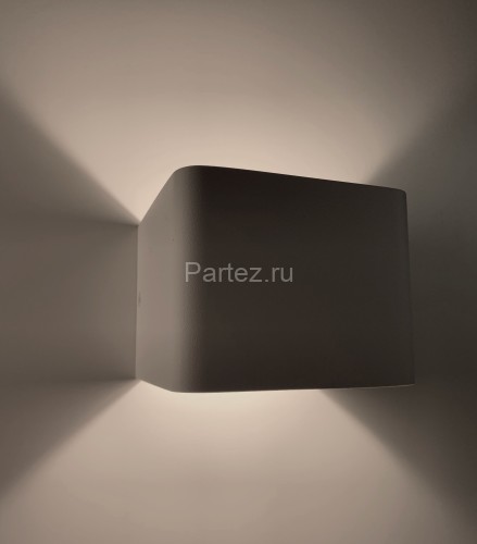 Настенный светильник Elektrostandard MRL LED 1060 белый